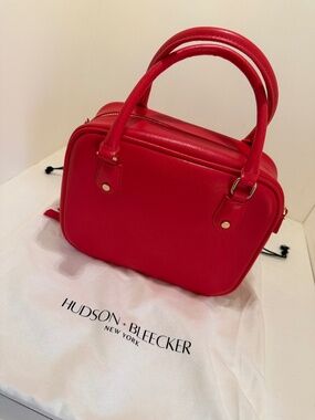 Hudson & Bleecker Toiletry Bag